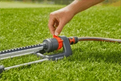 Gardena Aqua M Oscillating Sprinkler -Plant Supply Store Gardena Aqua M Oscillating Sprinkler 4 30427.1707353117